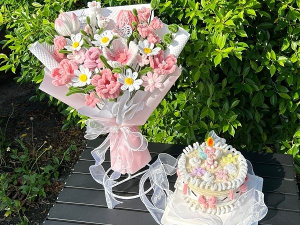 Set Quà Hoa Kèm Bánh Sinh Nhật Làm Từ Kẽm Nhung - Hình ảnh 3