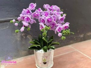 Hoa lan làm từ kẽm nhung